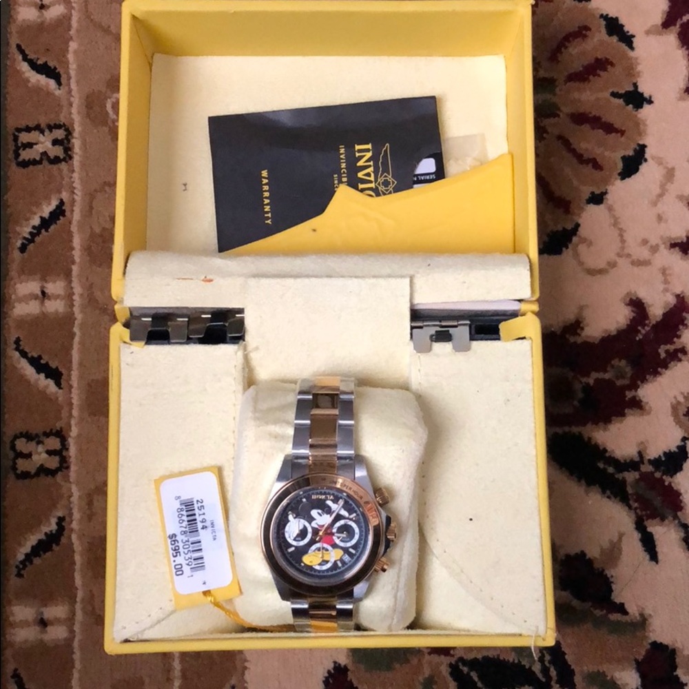 Invicta wrist watch Mickey Mouse in the middle